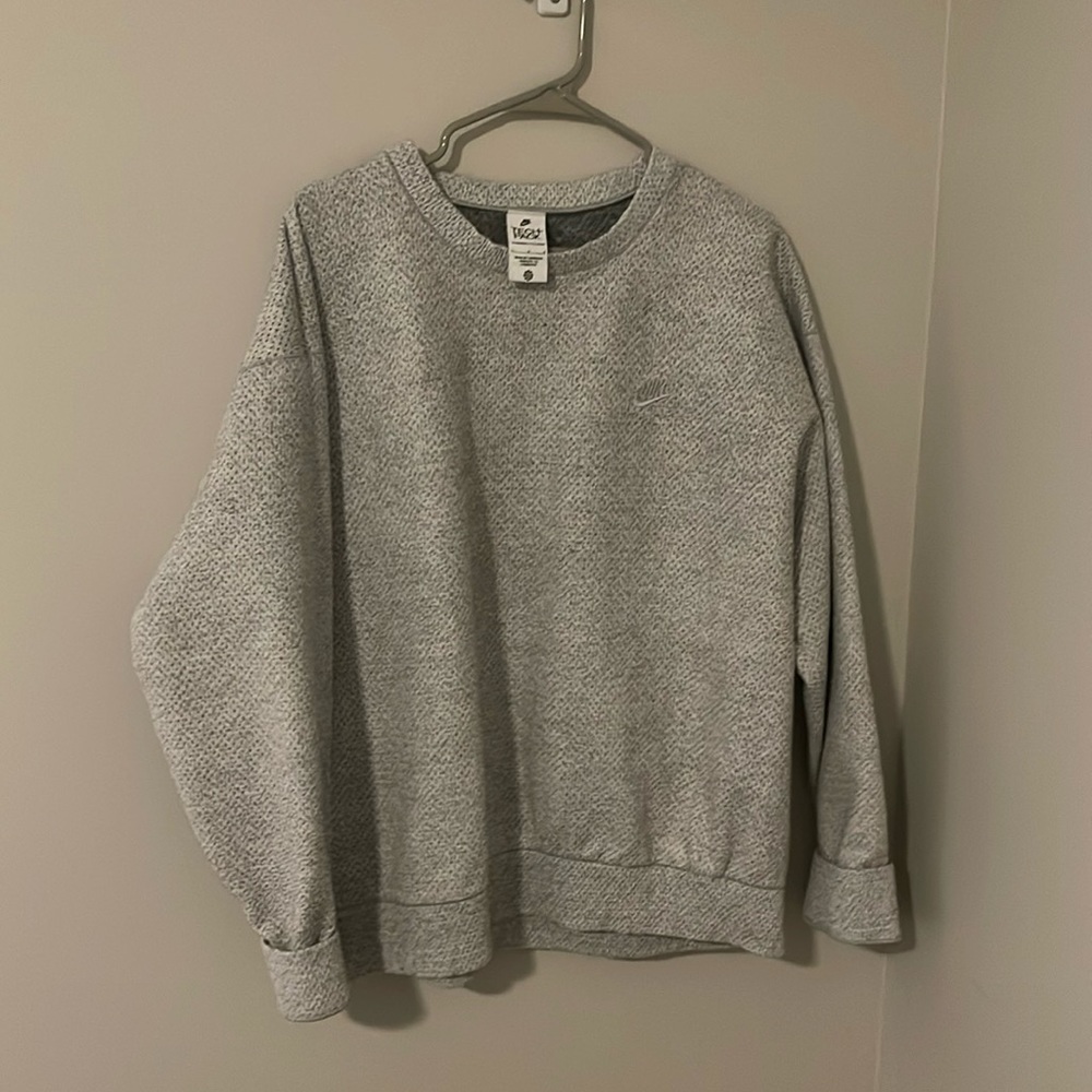 Nike Forward Crew - Boxy fit.
